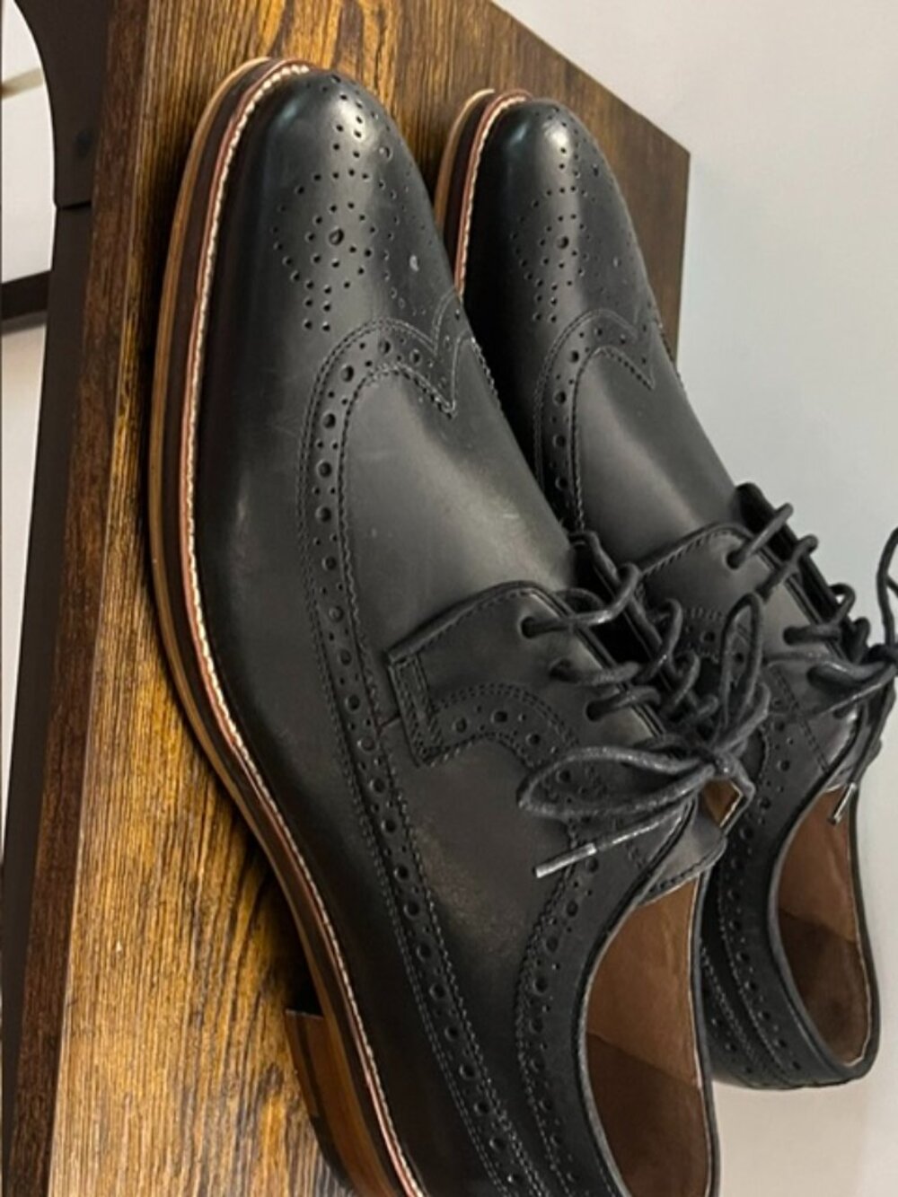 Johnston & Murphy Conard Wingtip Oxford Shoes
